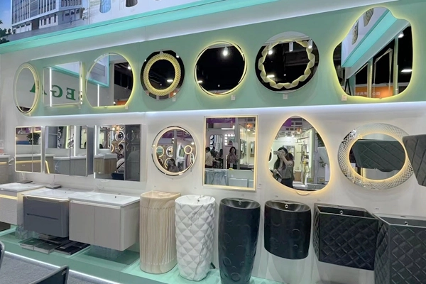 Innovative bathroom mirror manufacturer